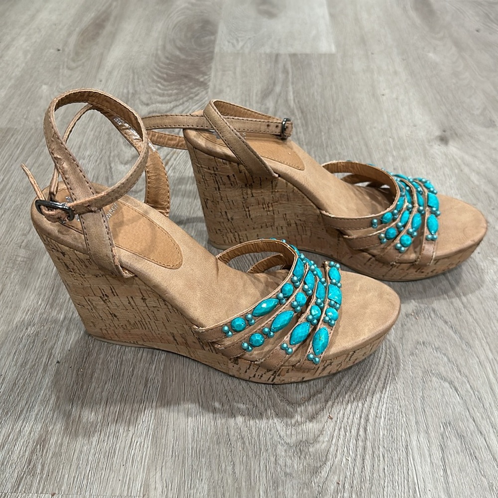 Yellow Box Wedges - Picture 2 of 5